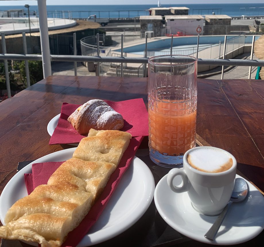 colazione al Lido di Genova